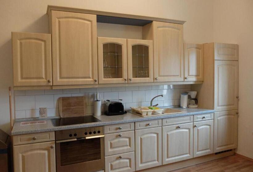 家庭间, Pension Domke