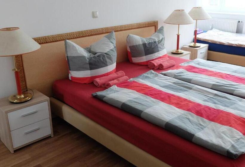 家庭间, Pension Domke