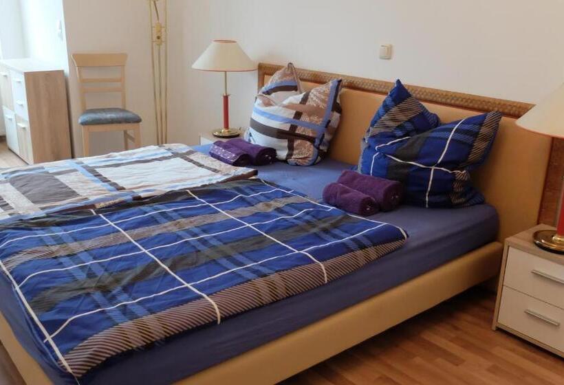 家庭间, Pension Domke