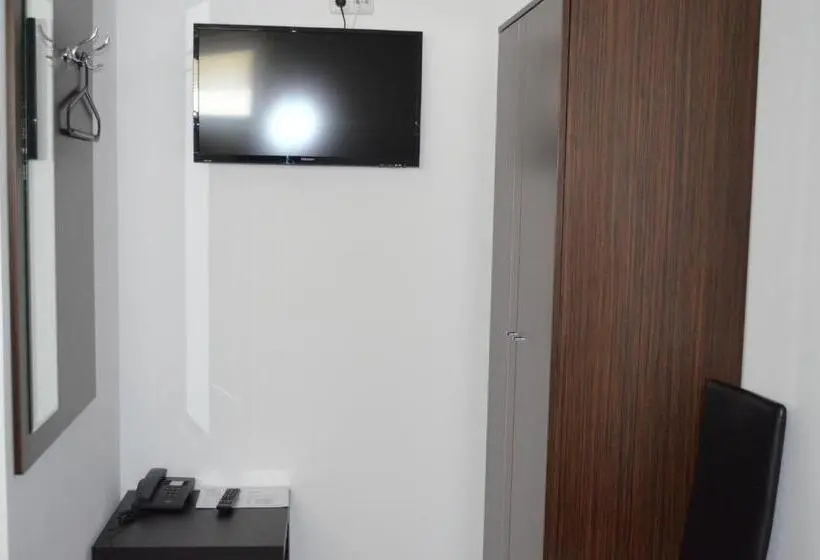 اتاق استاندارد یک نفره, Zwei Raben Pension