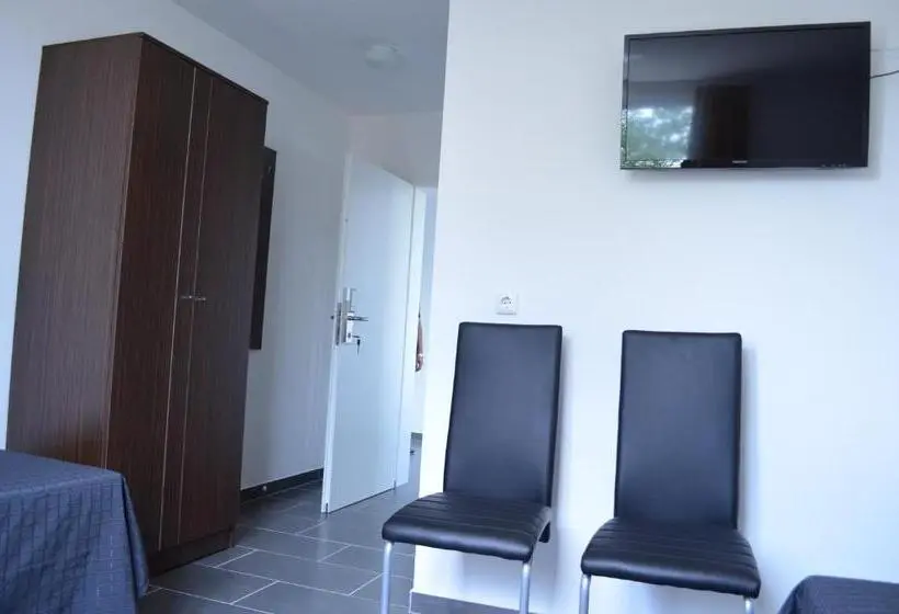اتاق استاندارد, Zwei Raben Pension