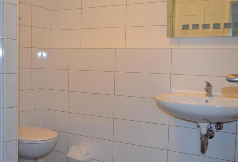 חדר סטנדרט לשלושה, Zwei Raben Pension