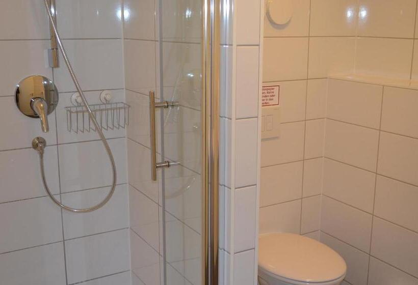 חדר סטנדרט לשלושה, Zwei Raben Pension