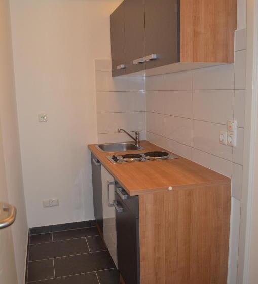 חדר סטנדרט לשלושה, Zwei Raben Pension