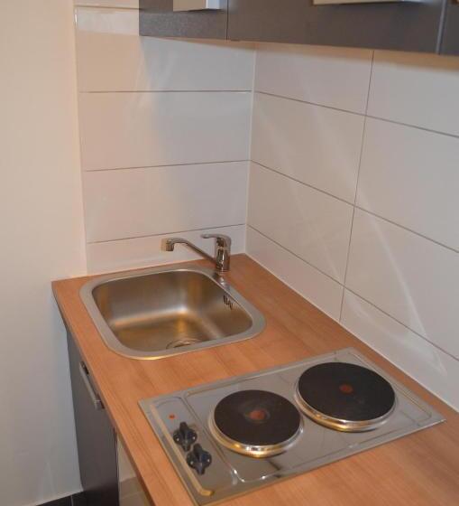 חדר סטנדרט לשלושה, Zwei Raben Pension