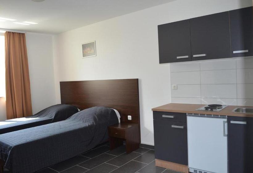 חדר דלוקס, Zwei Raben Pension