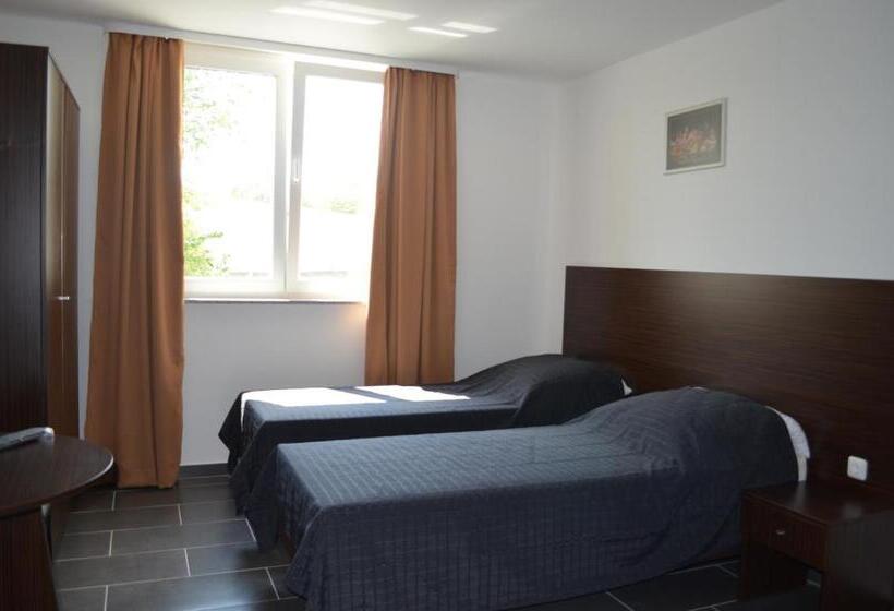 חדר דלוקס, Zwei Raben Pension