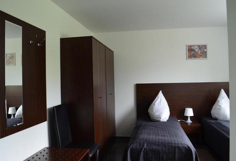 חדר קומפורט, Zwei Raben Pension