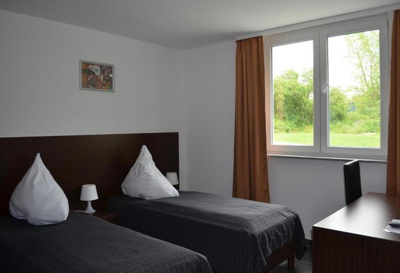 חדר קומפורט, Zwei Raben Pension