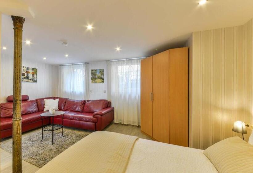 스탠다드 스튜디오, Apparthaus Pfeifer