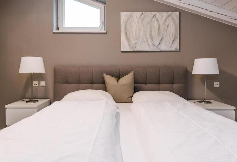 Suite with lake view, Garni Chiemsee Pension Seebruck