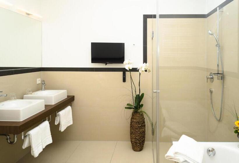 Апартаменты 2 Спальни Боковой Вид на Море, Ostseedomizil La Mer