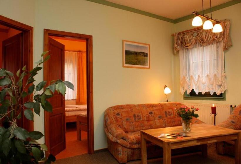 스탠다드 트리플 룸, Gasthof Hertigswalde