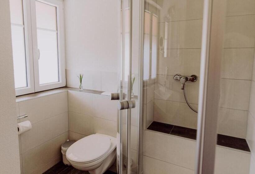 带阳台两卧公寓, Schiebenrothenhof