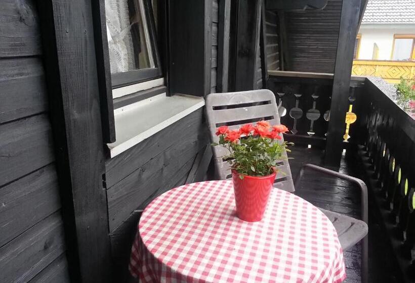 Quarto Estandar Individual com Sacada, Pension Bergblick