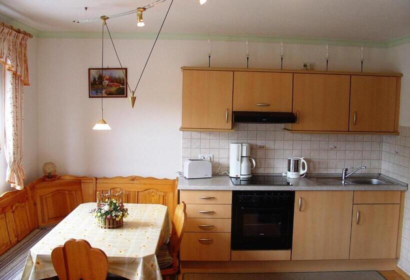 Apartamento 1 Dormitório com Sacada, Pension Bergblick