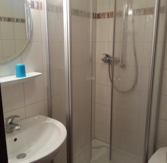 Apartamento 1 Dormitório com Sacada, Pension Bergblick