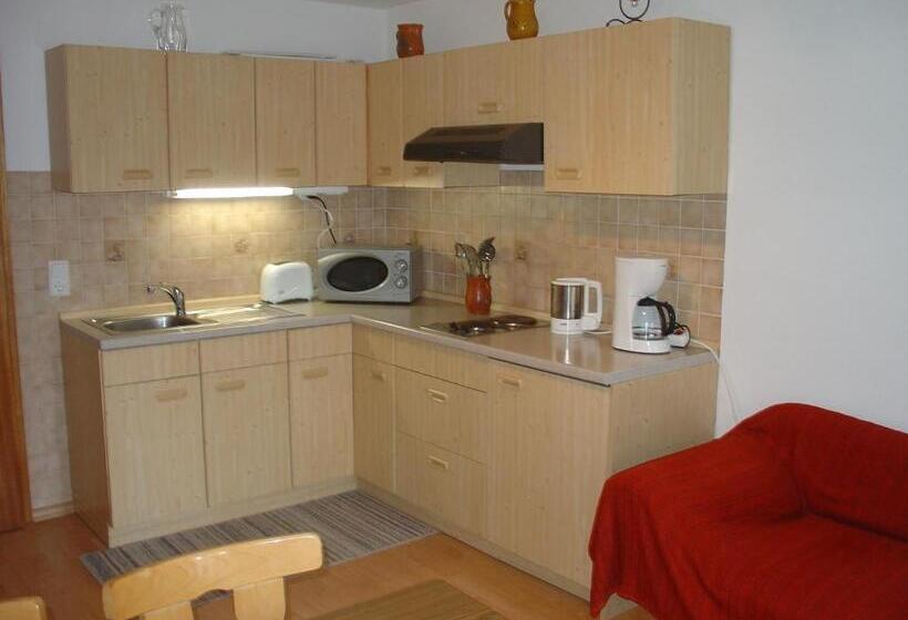 Apartamento 1 Dormitório com Terraço, Pension Bergblick