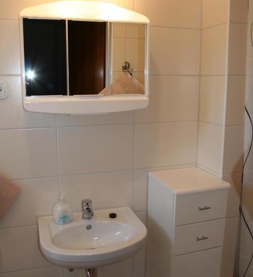 اتاق استاندارد با بالکن, Pension Haus Erika