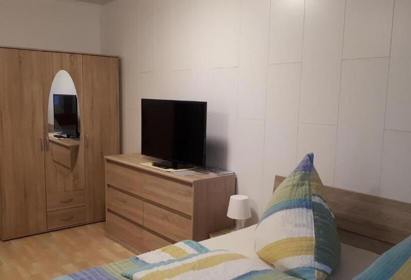 اتاق استاندارد سه نفره, Pension Haus Erika