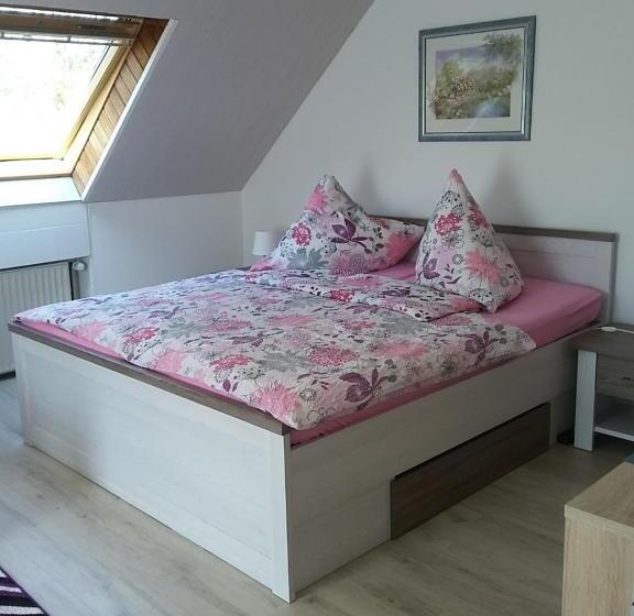 اتاق استاندارد با بالکن, Pension Haus Erika