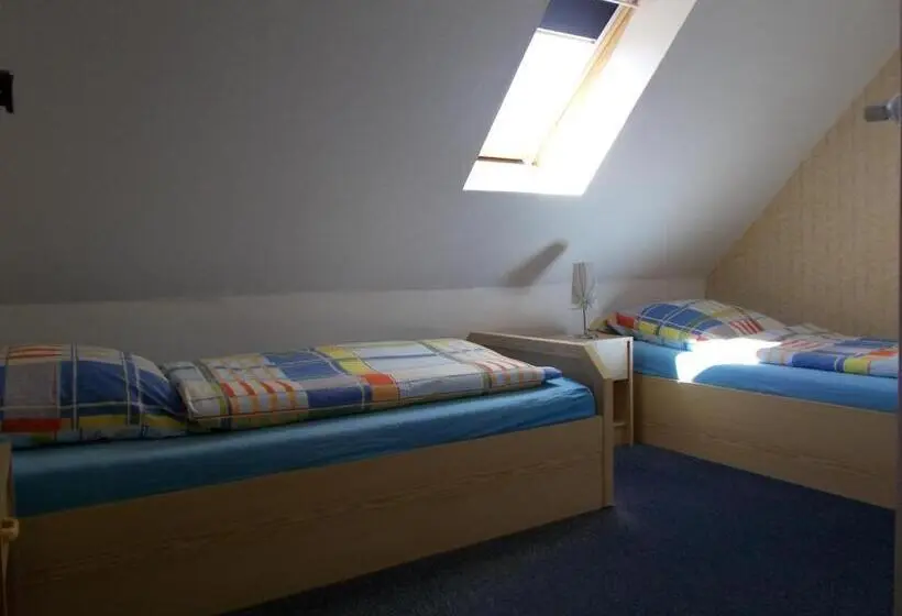 スタンダード4人部屋, Pension Kraus