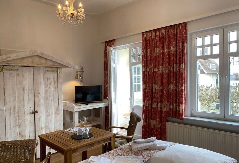 غرفة قياسية مطلّة علي البحر مزوَّدة بشُرفة, Villa Pension Strandhaus   Adults Only