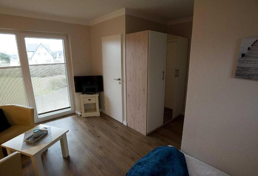 חדר סטנדרט מותאם לאדם עם מוגבלויות, Pension Luuward 3 Sterne