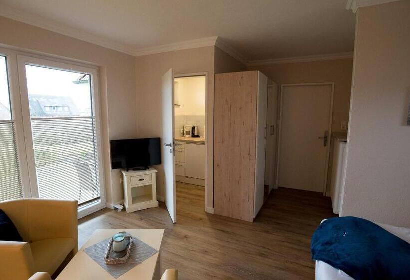 חדר סטנדרט מותאם לאדם עם מוגבלויות, Pension Luuward 3 Sterne