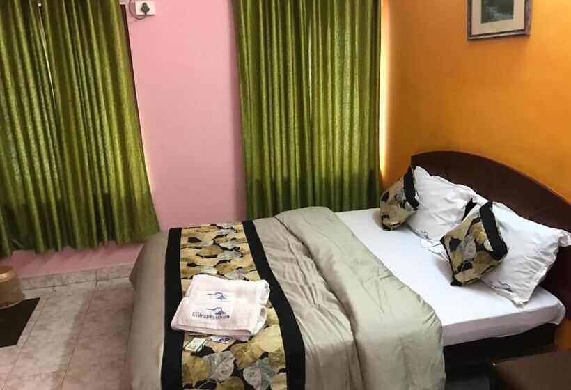 デラックスルーム, Indraprastham Tourist Home