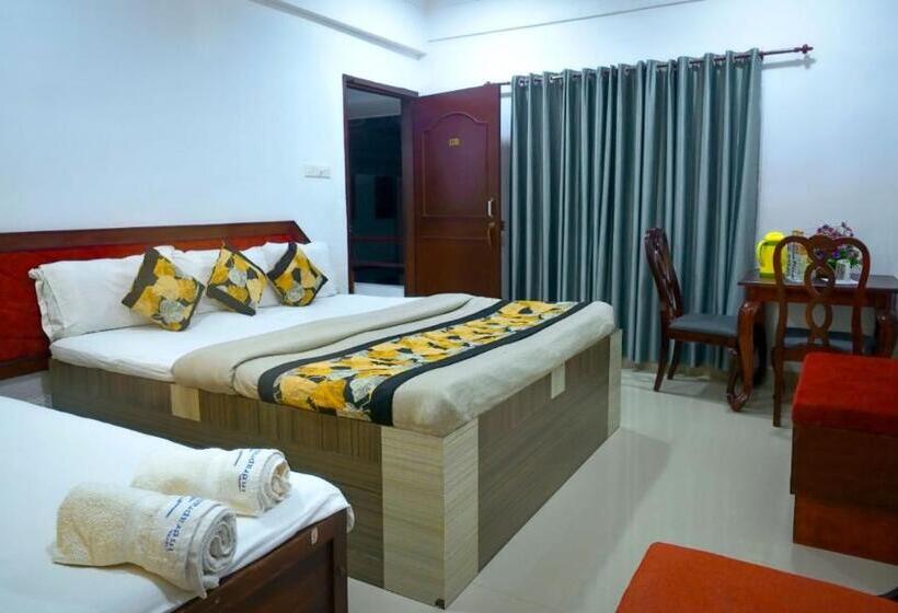 デラックスルーム, Indraprastham Tourist Home