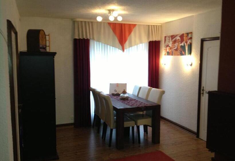 דירת שני חדרים, Das Loreley Weinstuebchen