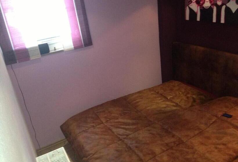 דירת שני חדרים, Das Loreley Weinstuebchen