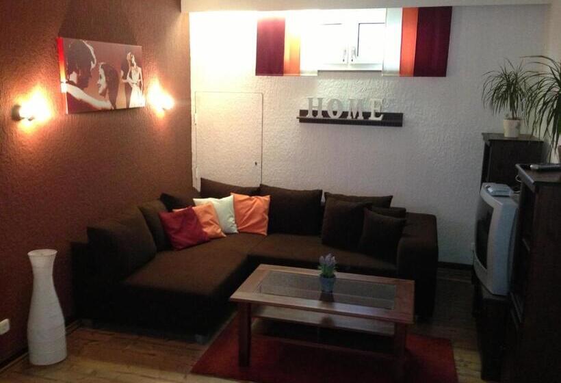 דירת שני חדרים, Das Loreley Weinstuebchen