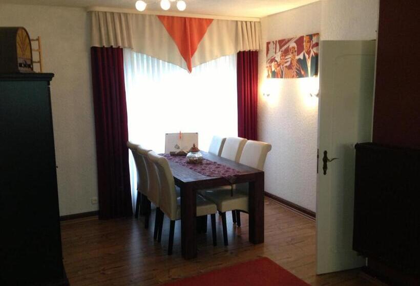 דירת שני חדרים, Das Loreley Weinstuebchen