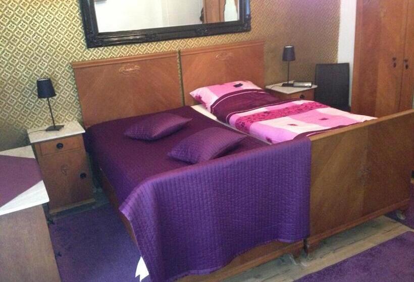 דירת שני חדרים, Das Loreley Weinstuebchen