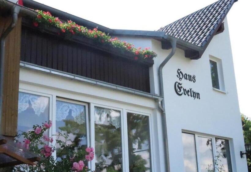 דירת חדר, Gast & Logierhaus Am Rheinsberger See