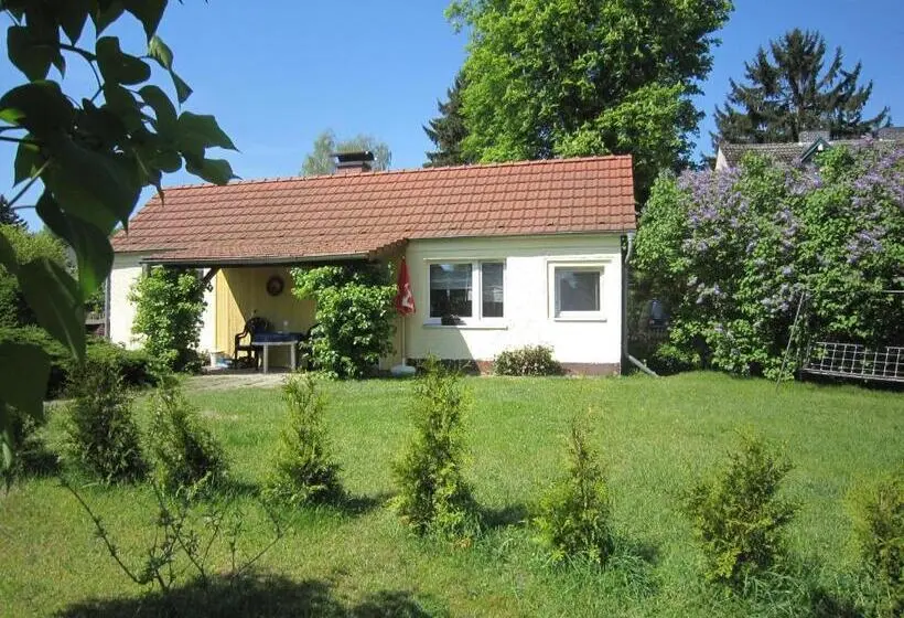 ویلای استاندارد با چشم‌انداز باغ, Gast & Logierhaus Am Rheinsberger See