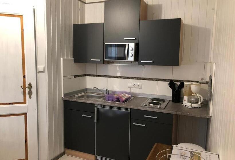 בונגלו סטנדרט 2 חדרי שינה, Gast & Logierhaus Am Rheinsberger See