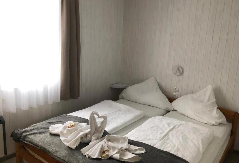 בונגלו סטנדרט 2 חדרי שינה, Gast & Logierhaus Am Rheinsberger See