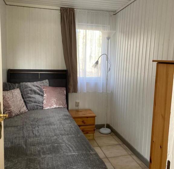 בונגלו סטנדרט 2 חדרי שינה, Gast & Logierhaus Am Rheinsberger See