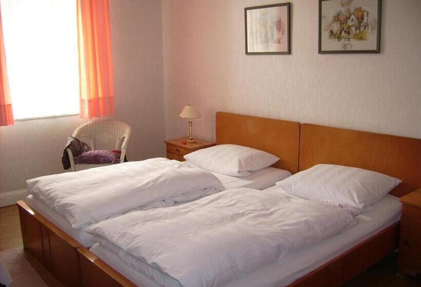 Номер Стандарт, Pension Haus Weller