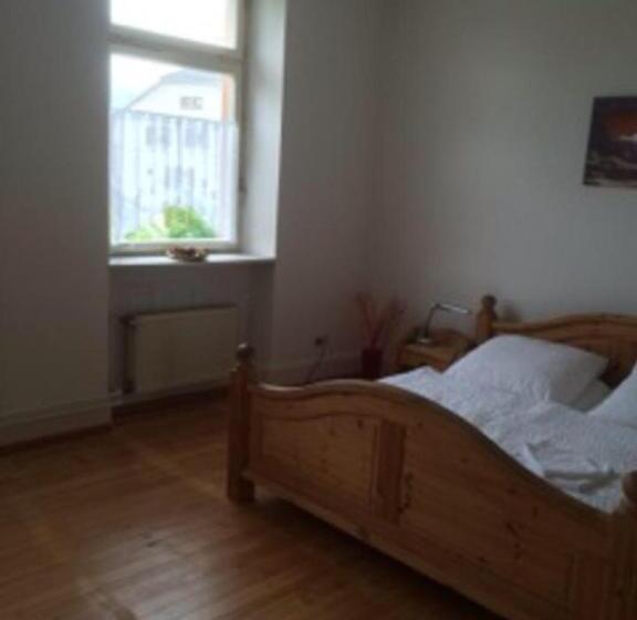 Номер Стандарт, Pension Lefebvre