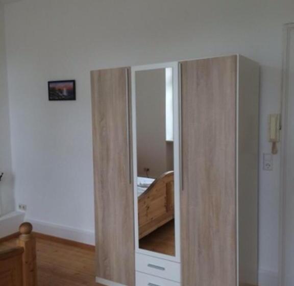 Номер Стандарт, Pension Lefebvre