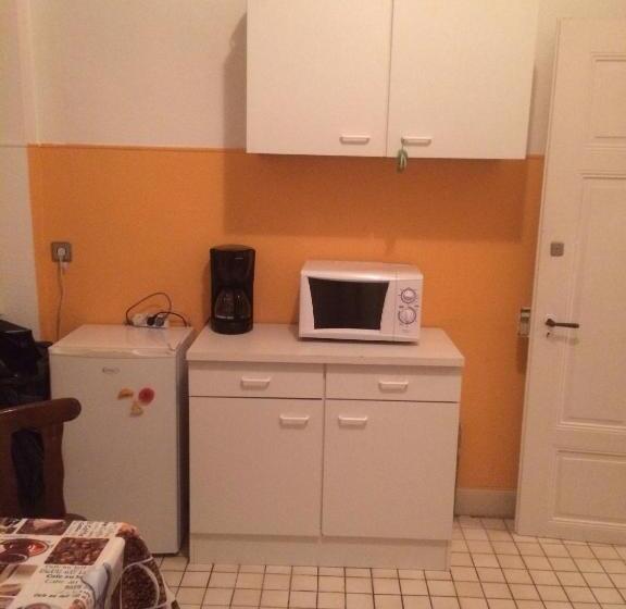 Номер Стандарт, Pension Lefebvre