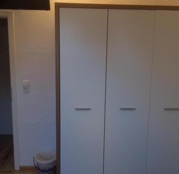 Номер Базовый Одноместный Совместный Санузел, Pension Lefebvre