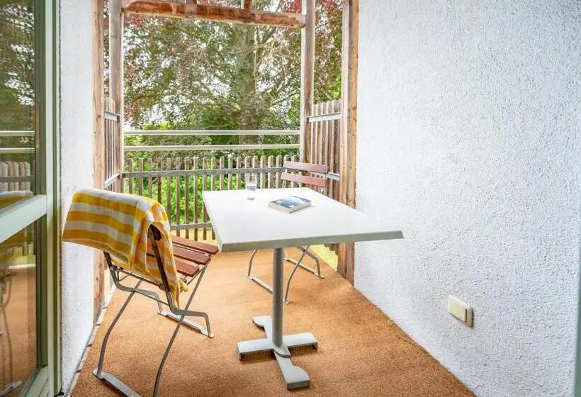 スタンダードスタジオ, Rügener Ferienhäuser Am Hochufer