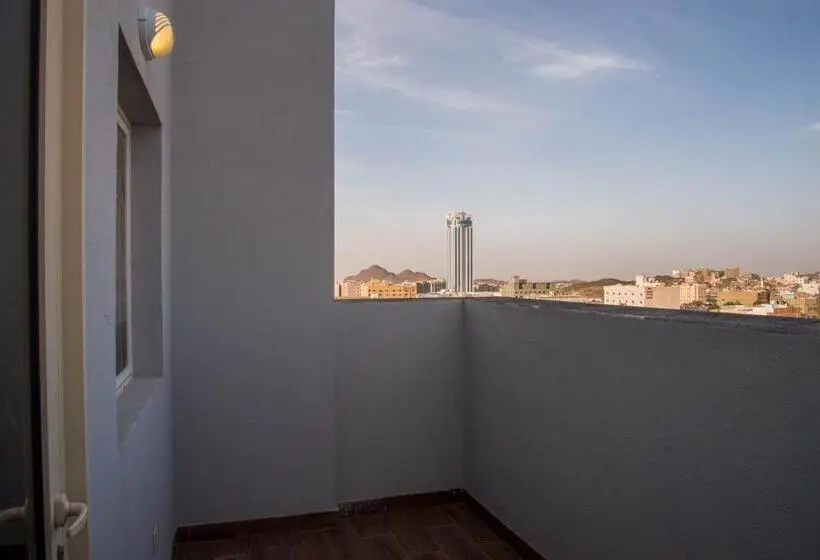 اتاق استاندارد, Broad Apart