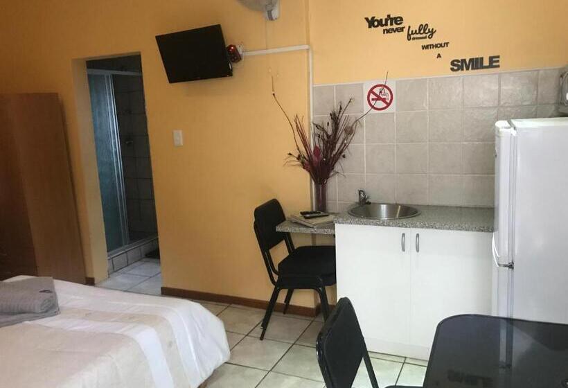 家庭间, Lazy Gecko Accommodation