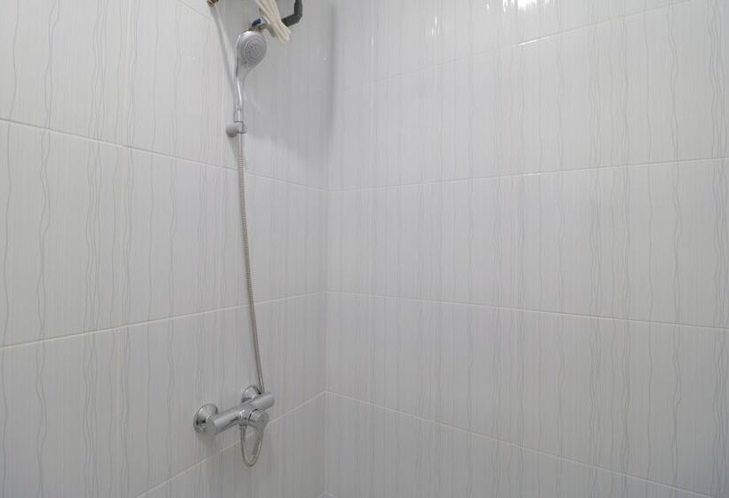 デラックスルーム, Reddoorz Plus Near Kepri Mall